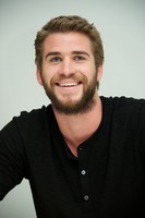 Liam Hemsworth Sweatshirt #2428823