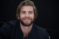 Liam Hemsworth Sweatshirt #2450544