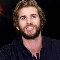 Liam Hemsworth Sweatshirt #2450545