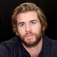 Liam Hemsworth Longsleeve T-shirt #2450557