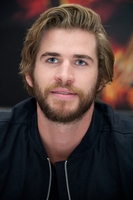 Liam Hemsworth Sweatshirt #2472385