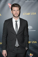 Liam Hemsworth Longsleeve T-shirt #3796945