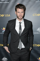 Liam Hemsworth Longsleeve T-shirt #3796948