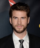 Liam Hemsworth Longsleeve T-shirt #3796984