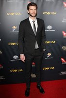 Liam Hemsworth Longsleeve T-shirt #3796991