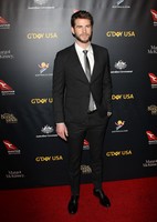 Liam Hemsworth Longsleeve T-shirt #3796995