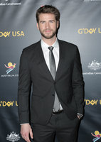 Liam Hemsworth Longsleeve T-shirt #3797000