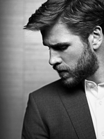 Liam Hemsworth Longsleeve T-shirt #3822344
