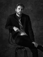Liam Hemsworth Longsleeve T-shirt #3822360
