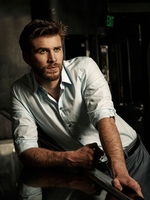Liam Hemsworth Longsleeve T-shirt #3822379