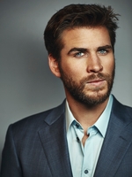 Liam Hemsworth Longsleeve T-shirt #3822399