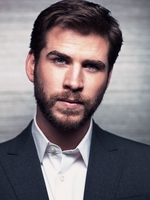 Liam Hemsworth Longsleeve T-shirt #3822400