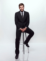 Liam Hemsworth Longsleeve T-shirt #3822406