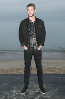 Liam Hemsworth Longsleeve T-shirt #3865464