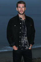 Liam Hemsworth Longsleeve T-shirt #3865468