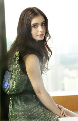 Lily Collins Mouse Pad 2091643