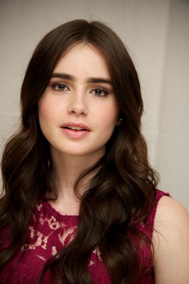 Lily Collins Mouse Pad 2240378