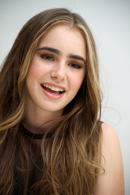 Lily Collins Poster 2244724