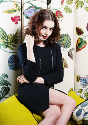 Lily Collins Mouse Pad 2328894