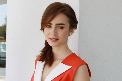 Lily Collins Poster 2341186