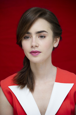 Lily Collins Poster 2362157