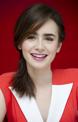 Lily Collins Poster 2362176