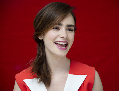 Lily Collins Poster 2362179