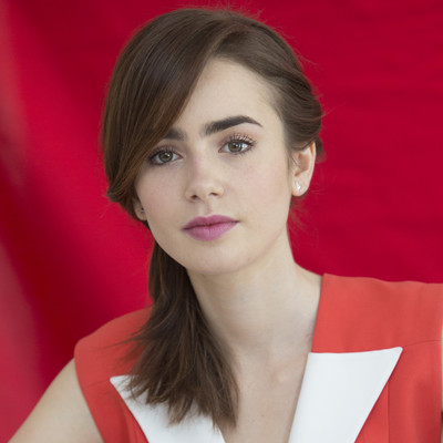 Lily Collins Poster 2362183