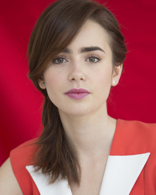 Lily Collins Mouse Pad 2362206