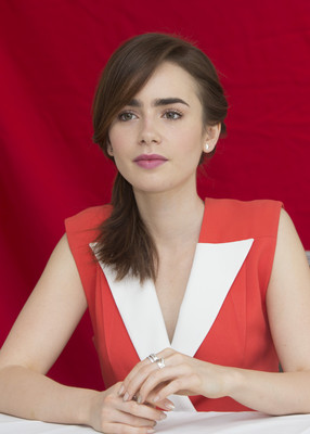 Lily Collins Poster 2362213
