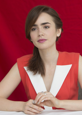 Lily Collins Mouse Pad 2362214