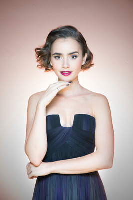Lily Collins Mouse Pad 2450954