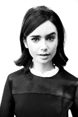 Lily Collins Poster 2675184