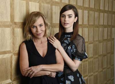 Lily Collins Poster 2732850