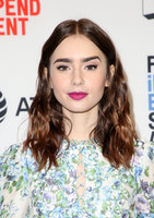 Lily Collins mug #G1130980