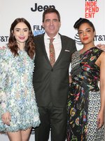 Lily Collins Longsleeve T-shirt #2888887