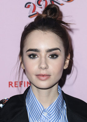 Lily Collins Poster 2928095