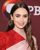 Lily Collins mug #G2355507