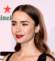 Lily Collins mug #G2355512