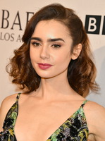 Lily Collins Longsleeve T-shirt #3790526