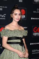 Lily Collins mug #G2407785