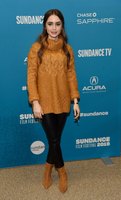 Lily Collins Sweatshirt #3790537