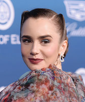 Lily Collins Longsleeve T-shirt #3790730