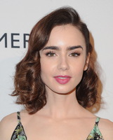 Lily Collins mug #G2408054