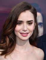 Lily Collins mug #G2408059