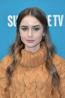 Lily Collins Longsleeve T-shirt #3790846