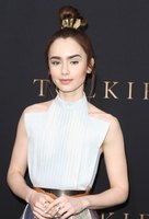 Lily Collins Sweatshirt #3829173