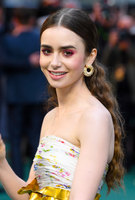 Lily Collins mug #G2446447
