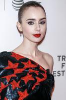 Lily Collins mug #G2446463
