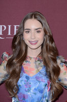 Lily Collins mug #G2475303
